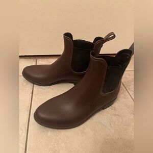 Maroon Chelsea Rain Boots (rubber)
